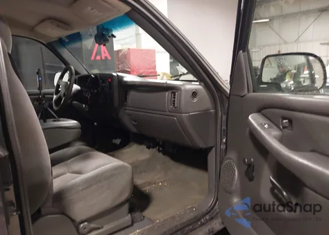 2003 Chevrolet Silverado 1500 Work Truck from USA, damaged, VIN 1GCEC19X83Z322873